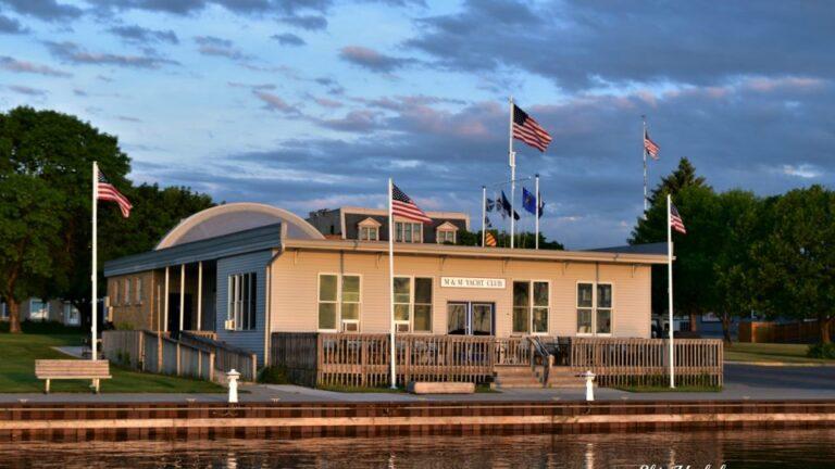 menominee yacht club